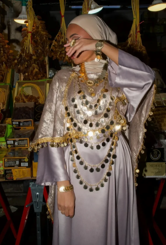 Robe Nala Chaoui Algérienne | Sous-Robe Satin & Drapé Dos | Fait Main Algérie