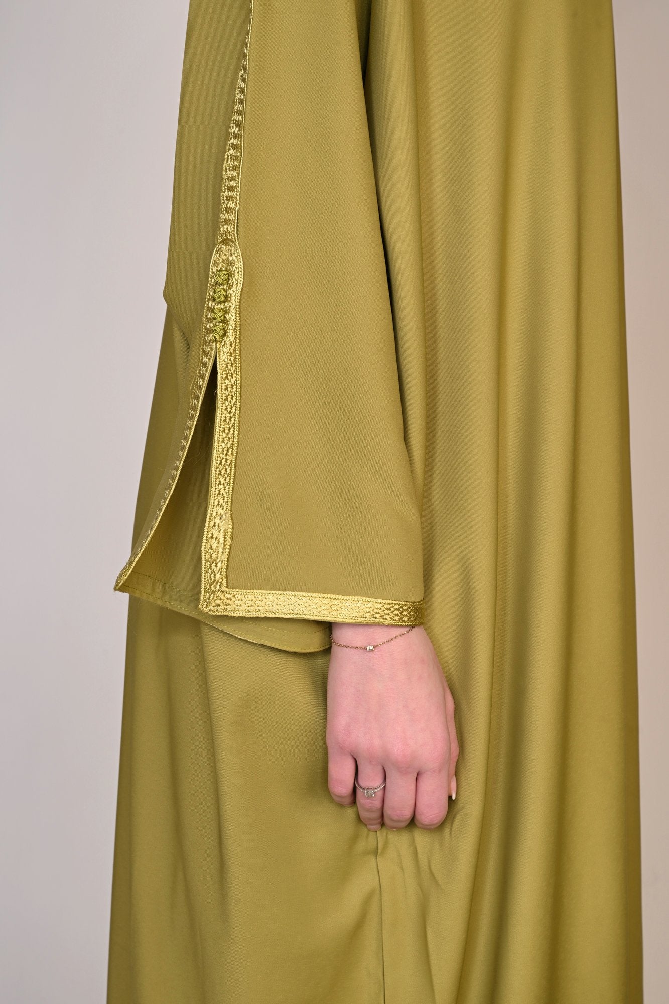Robe Rahma Légère et Fluide — Intérieur & Extérieur